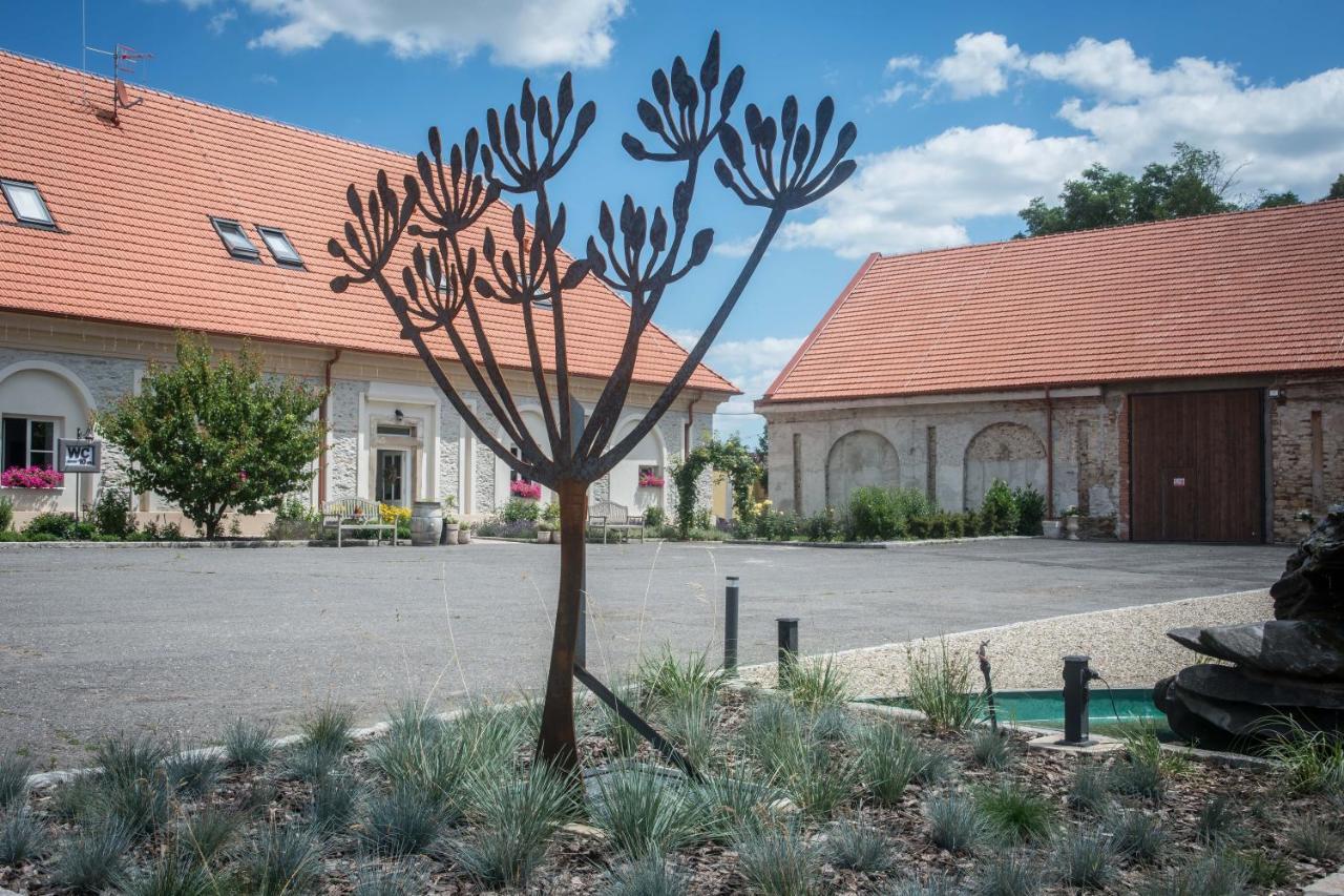 Hotel Na Kmine Obristvi Exterior foto